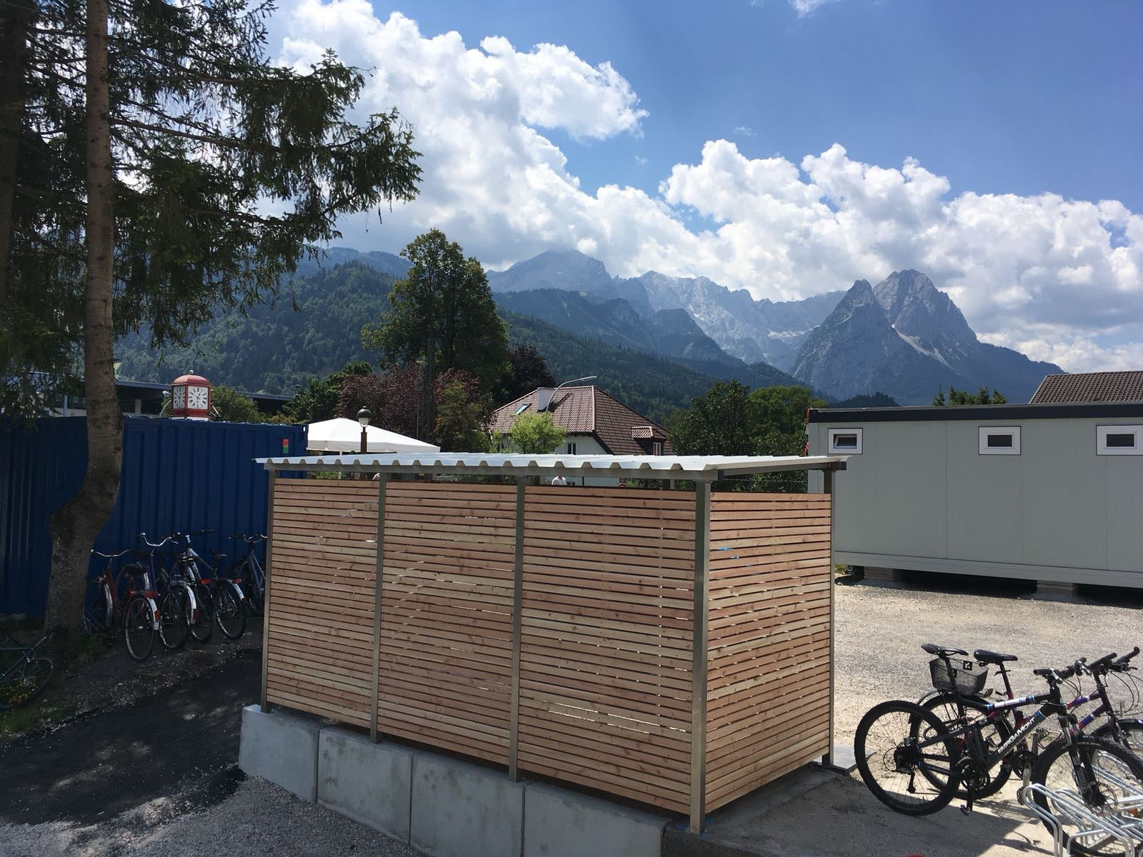 Mülltonnenhaus Größe 3 mit Lärchen / Douglasien Holz verkleidet