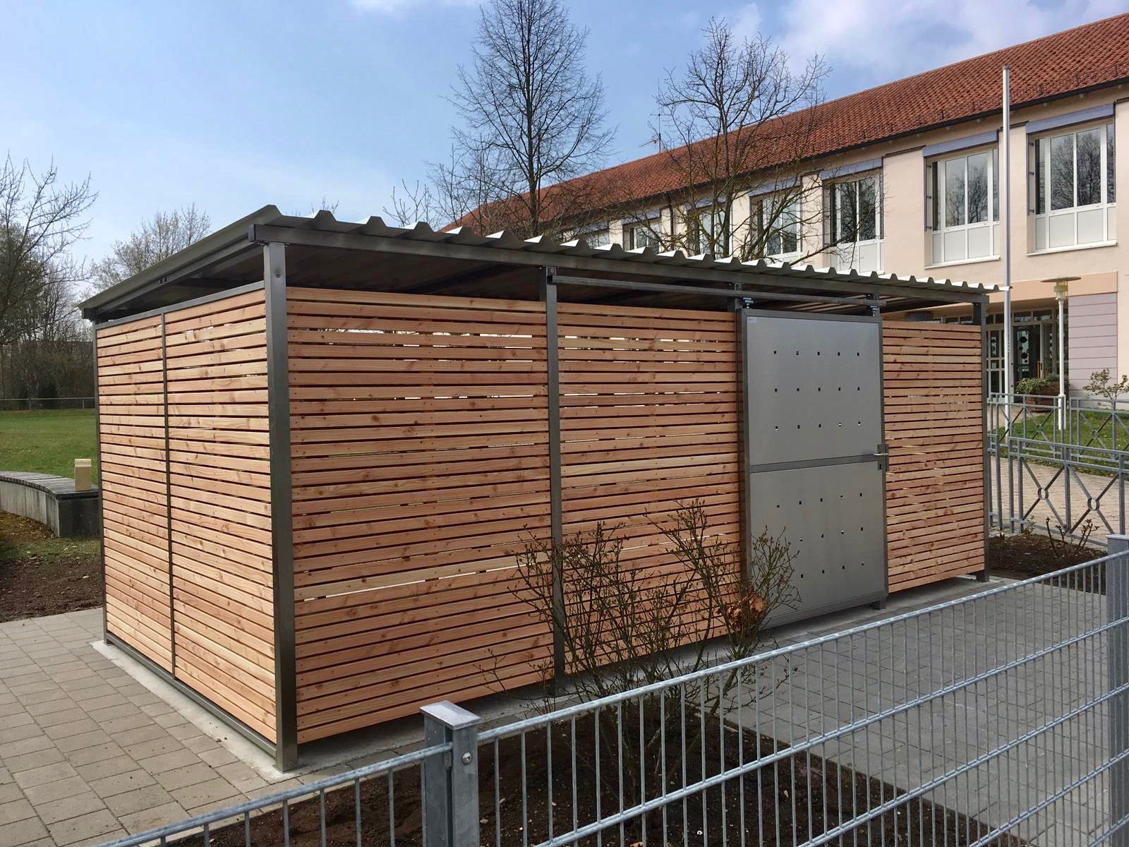 Mülltonnenhaus Größe 4 mit Lärchen / Douglasien Holz verkleidet