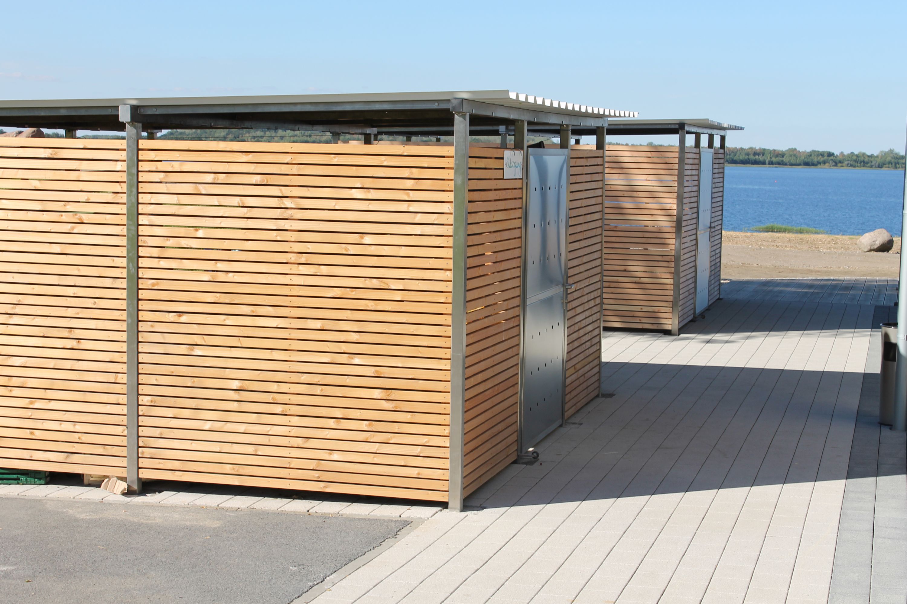 Mülltonnenhaus Größe 5 mit Lärchen / Douglasien Holz verkleidet