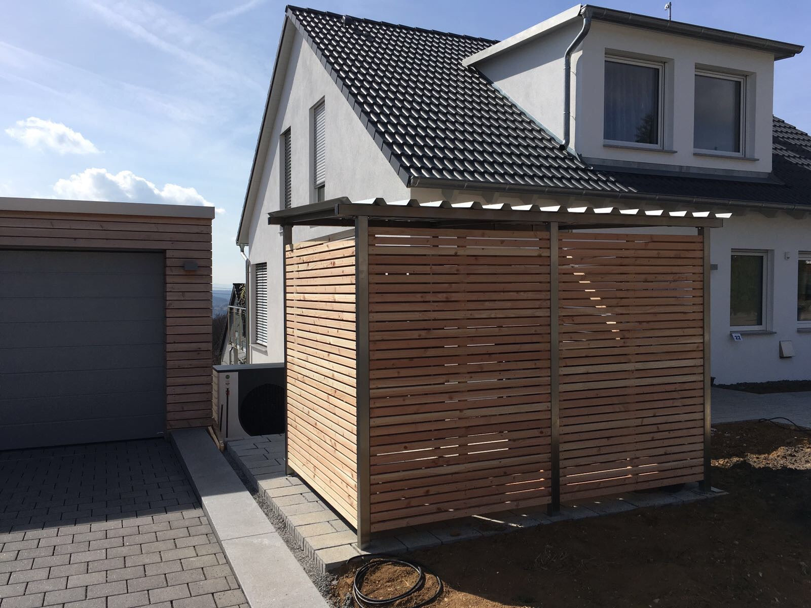 Mülltonnenhaus Größe 1 mit Lärchen / Douglasien Holz verkleidet